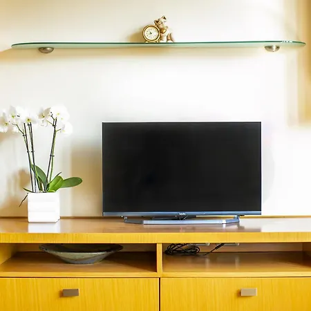 Apartamento Skyline By Comorooms Como