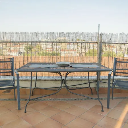 Deluxe Skyline Fantastic View Attic 6-7 Guests, One Bathroom, With Terrace And Pool Near To 2 Metro Lines And Well Connected To Airport And Train Stationand, Easy Parking Nearby Apartamento Milão