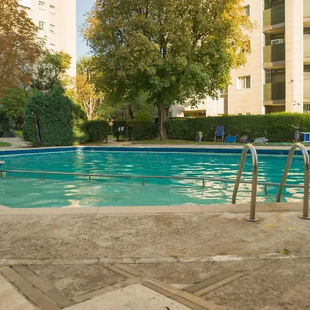 Deluxe Skyline Fantastic View Attic 6-7 Guests, One Bathroom, With Terrace And Pool Near To 2 Metro Lines And Well Connected To Airport And Train Stationand, Easy Parking Nearby *