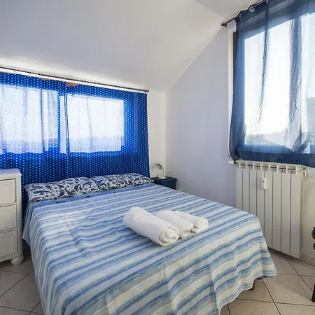Deluxe Skyline Fantastic View Attic 6-7 Guests, One Bathroom, With Terrace And Pool Near To 2 Metro Lines And Well Connected To Airport And Train Stationand, Easy Parking Nearby * Milão