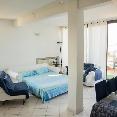 Deluxe Skyline Fantastic View Attic 6-7 Guests, One Bathroom, With Terrace And Pool Near To 2 Metro Lines And Well Connected To Airport And Train Stationand, Easy Parking Nearby * Milão