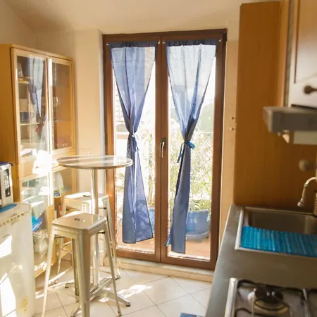Deluxe Skyline Fantastic View Attic 6-7 Guests, One Bathroom, With Terrace And Pool Near To 2 Metro Lines And Well Connected To Airport And Train Stationand, Easy Parking Nearby *