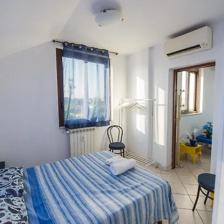 Apartamento Deluxe Skyline Fantastic View Attic 6-7 Guests, One Bathroom, With Terrace And Pool Near To 2 Metro Lines And Well Connected To Airport And Train Stationand, Easy Parking Nearby *