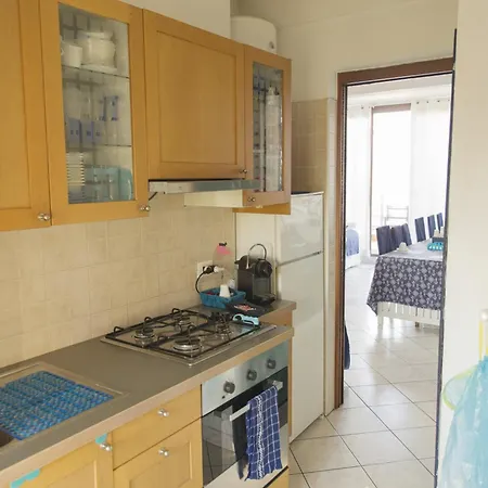 Deluxe Skyline Fantastic View Attic 6-7 Guests, One Bathroom, With Terrace And Pool Near To 2 Metro Lines And Well Connected To Airport And Train Stationand, Easy Parking Nearby
