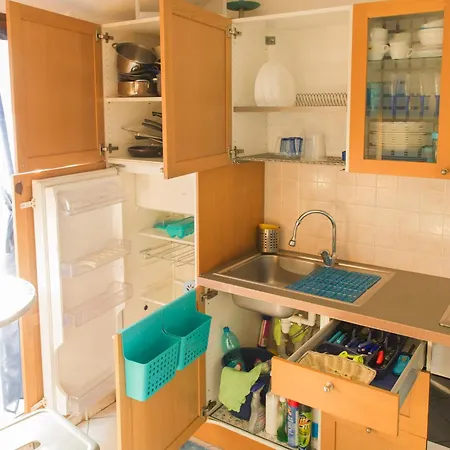 Apartamento Deluxe Skyline Fantastic View Attic 6-7 Guests, One Bathroom, With Terrace And Pool Near To 2 Metro Lines And Well Connected To Airport And Train Stationand, Easy Parking Nearby